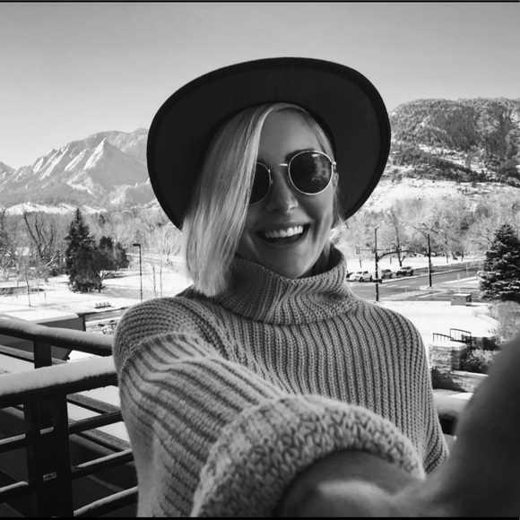 Meet your Posher, Meghan - Picture 3 of 3